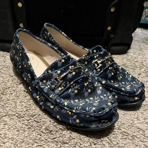 Floral Loafers in Navy Blue